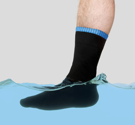 thick vacuum Fee Review: Sealskinz Waterproof Socks - CyclingAbout.