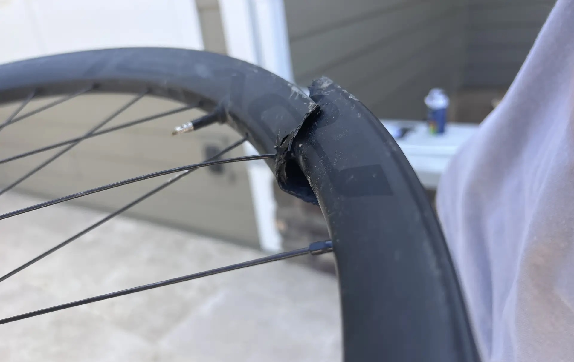 Lab Test: Are Carbon Rims Really Stronger than Aluminium Ones?
